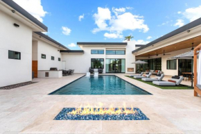 Luxury 5bd Modern Scottsdale Villa